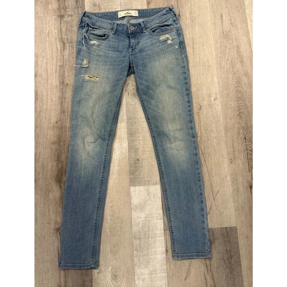 Hollister Jeans Womens 26x29 Blue Denim Distressed Straight leg 5 Pocket Design - Picture 1 of 12